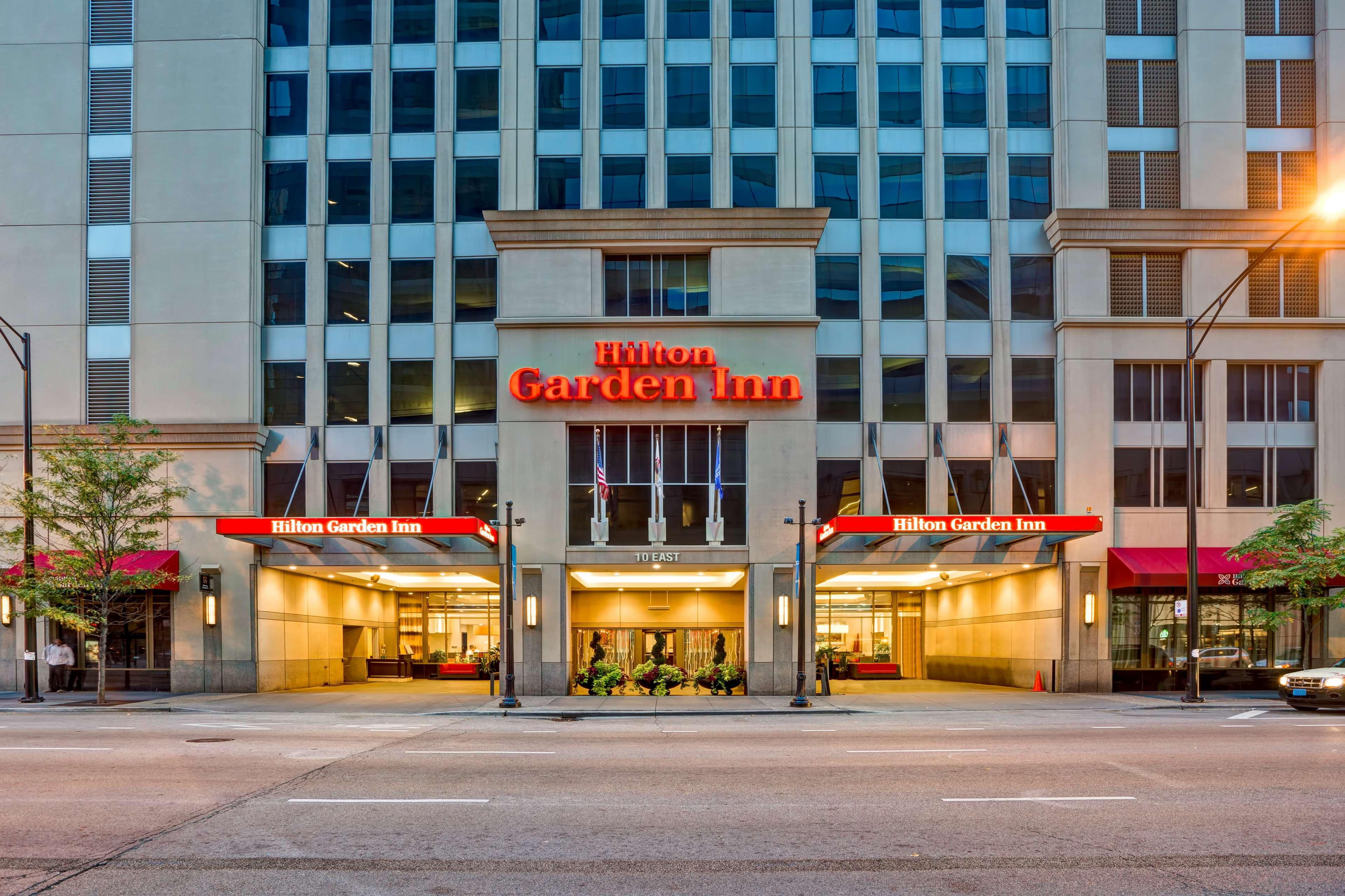 Hilton Garden Inn Chicago Downtown/Magnificent Mile Екстериор снимка